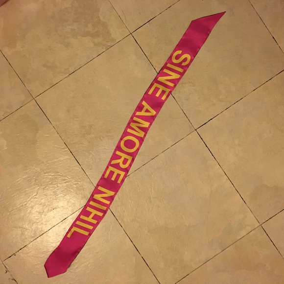 Gucci "Sine Amore Nihil" print silk neck bow - Picture 5 of 7